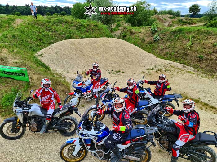 Motorrad Fahrsicherheitstraining im Gelände der MX-Academy Schlatt TG Schweiz für Reise-Enduros
