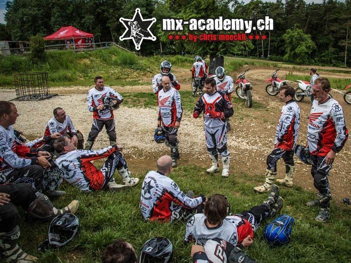 Motorcycle riding safety training – instruction by experienced MX-Academy instructors in Switzerland