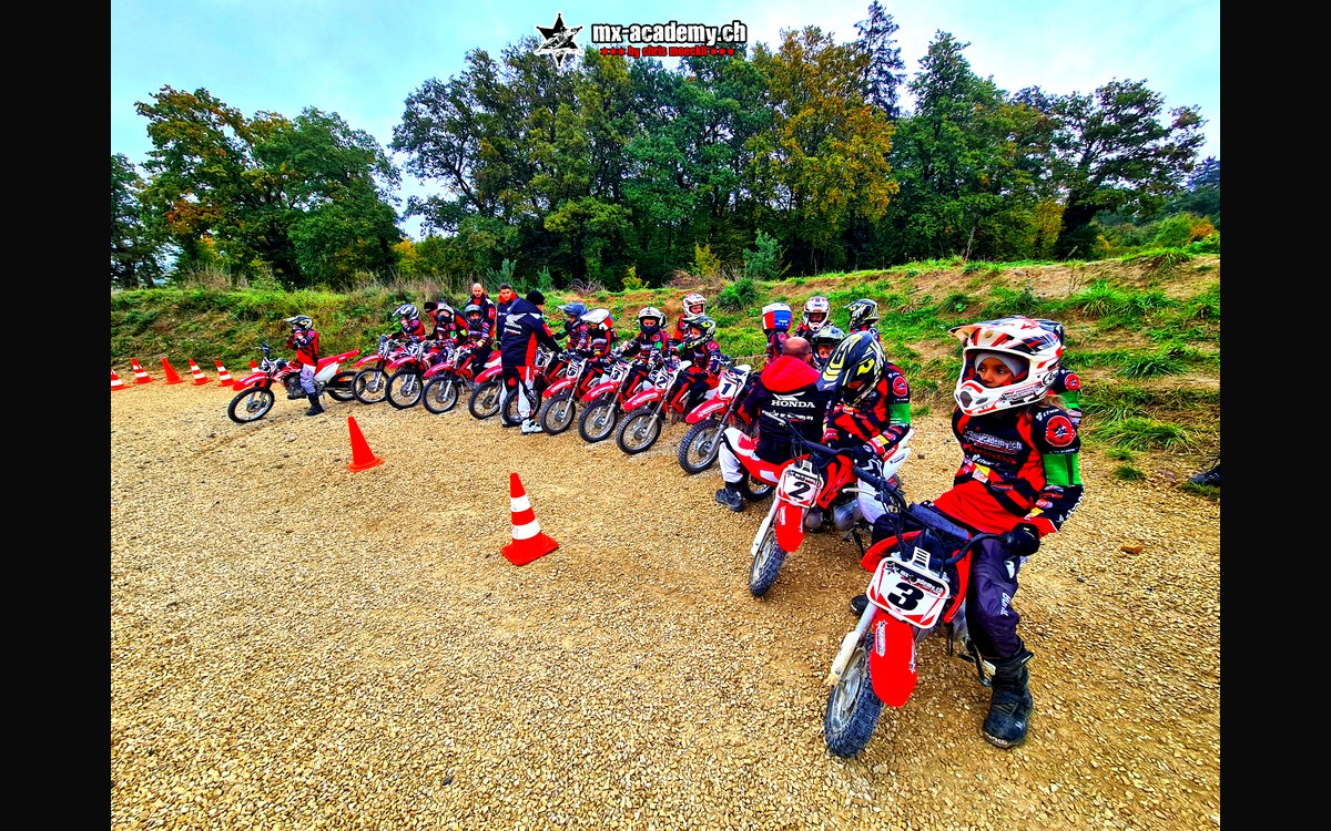 Motocross Schnupperkurs für Kinder ab 4 Jahren in der MX-Academy Schweiz