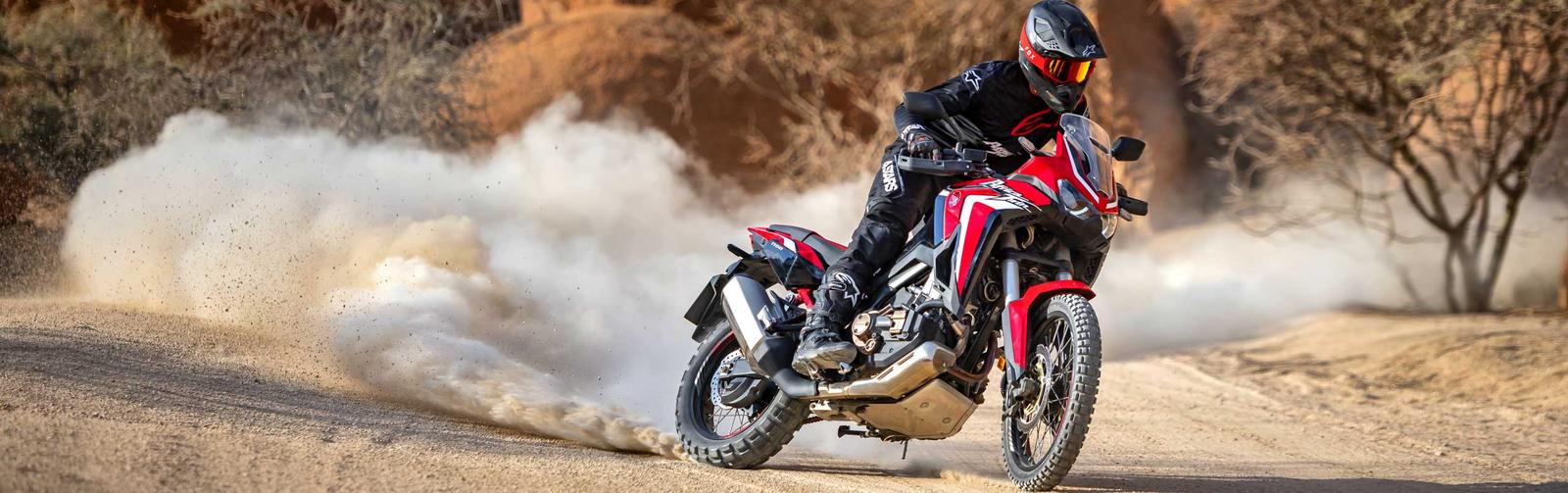 Entraînement à la conduite sécurisée en moto en Suisse – Africa Twin sur l’installation de la MX-Academy à Schlatt TG