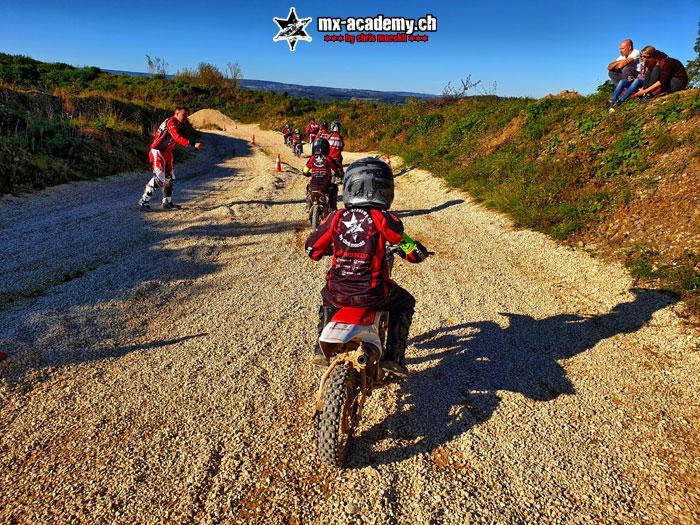 Learning kids cross at MX-Academy – first steps on a Honda CRF kids’ bike