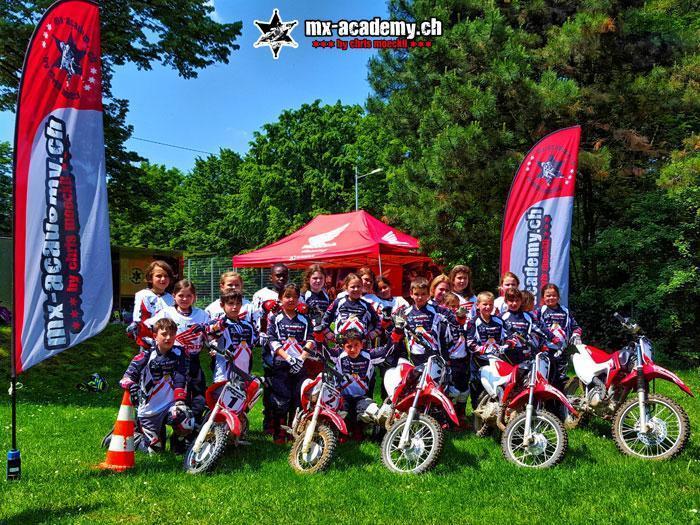 Motocross pour enfants en sortie scolaire — expérience motocross pour une classe
