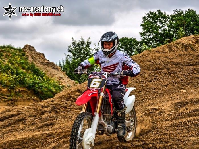 Louer moto de motocross et équipement de moto cross à la MX-Academy