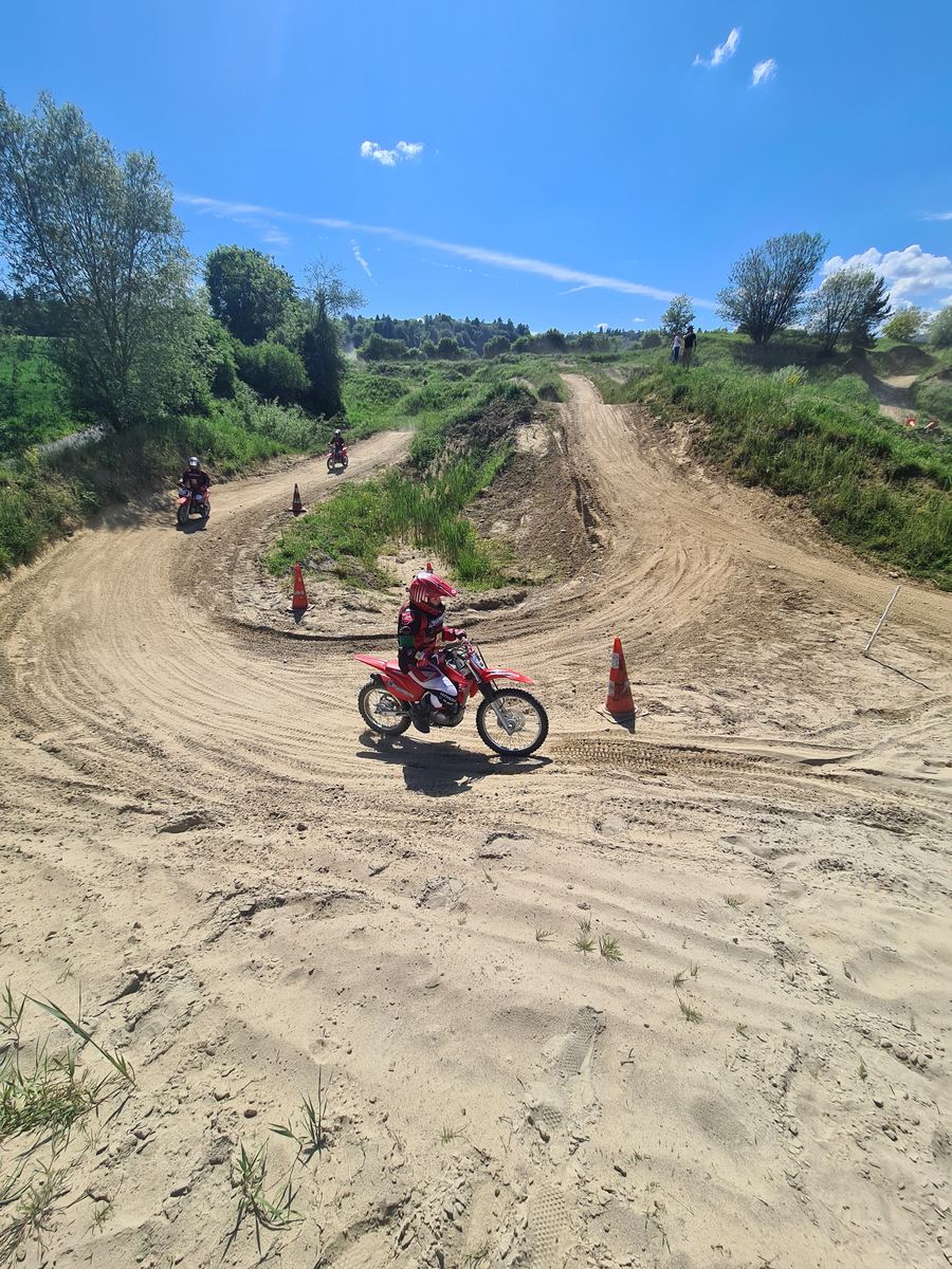 Motocross-Training auf der NASAK-Strecke Schlatt - MX-Academy Action