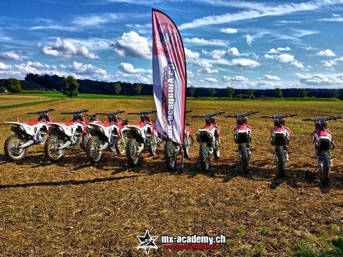 Motocross riding at MX-Academy Switzerland – action at the NASAK facility in Schlatt TG