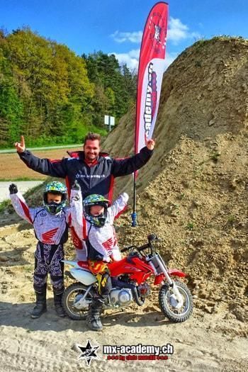 moto cross pour enfants avec sa propre moto cross pour enfants